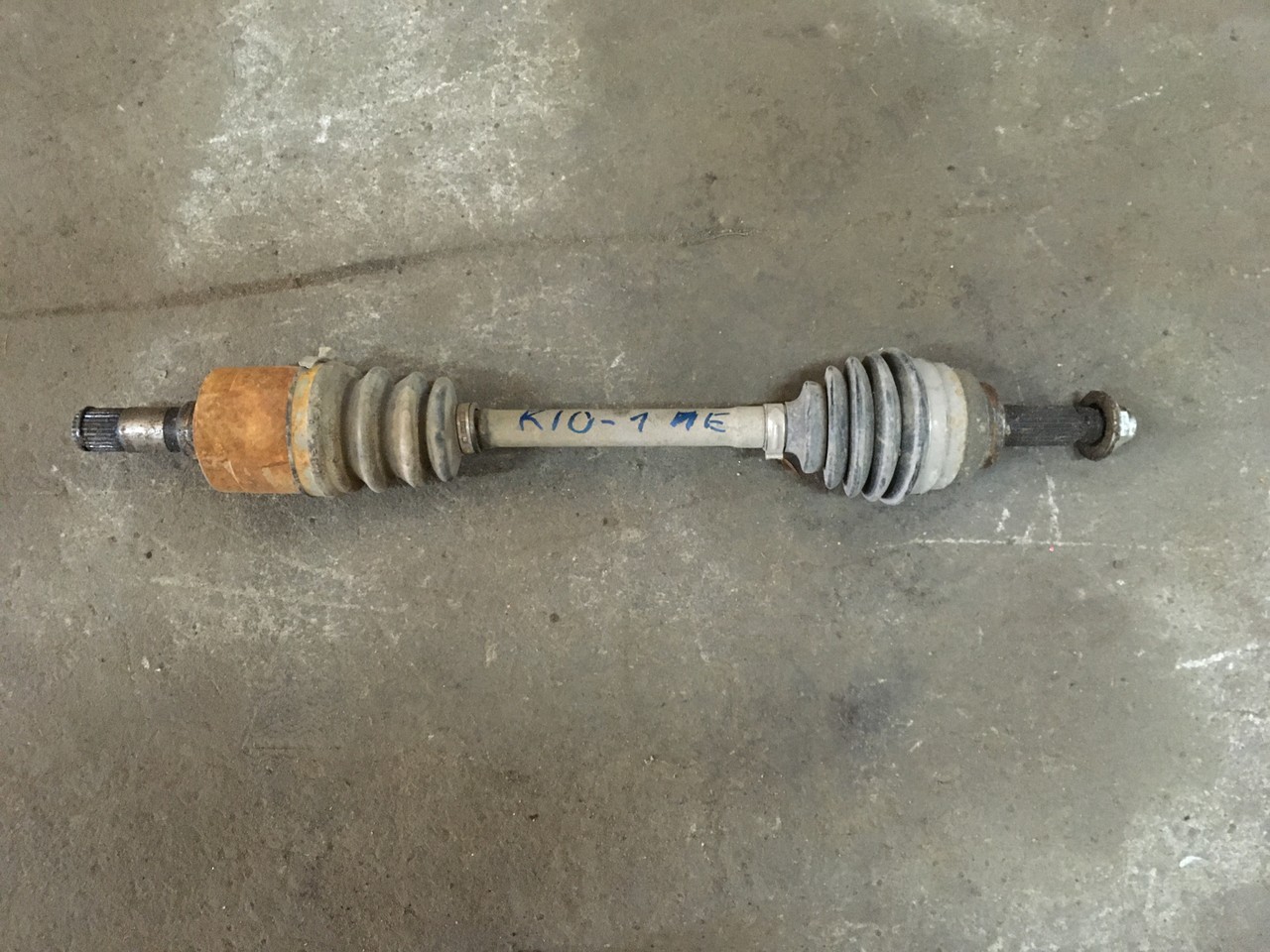 Полуось (привод) левый Kia Rio I