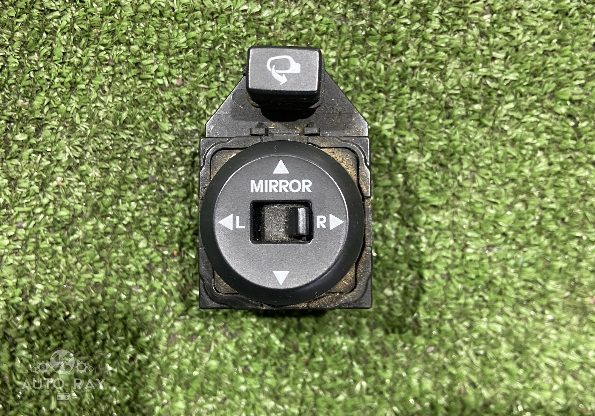 935733W100WK Переключатель регулировки зеркала для Kia Sportage III (с 2010 по 2016)