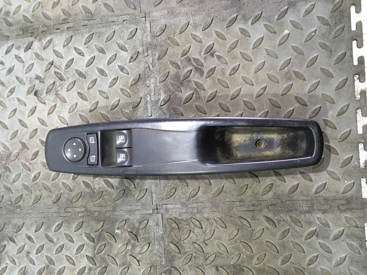Блок управления стеклоподъемниками Renault Megane III