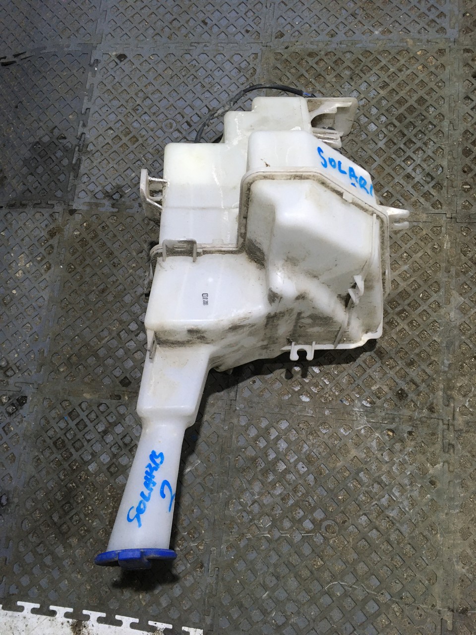 Бачок омывателя в сборе Hyundai Solaris II
