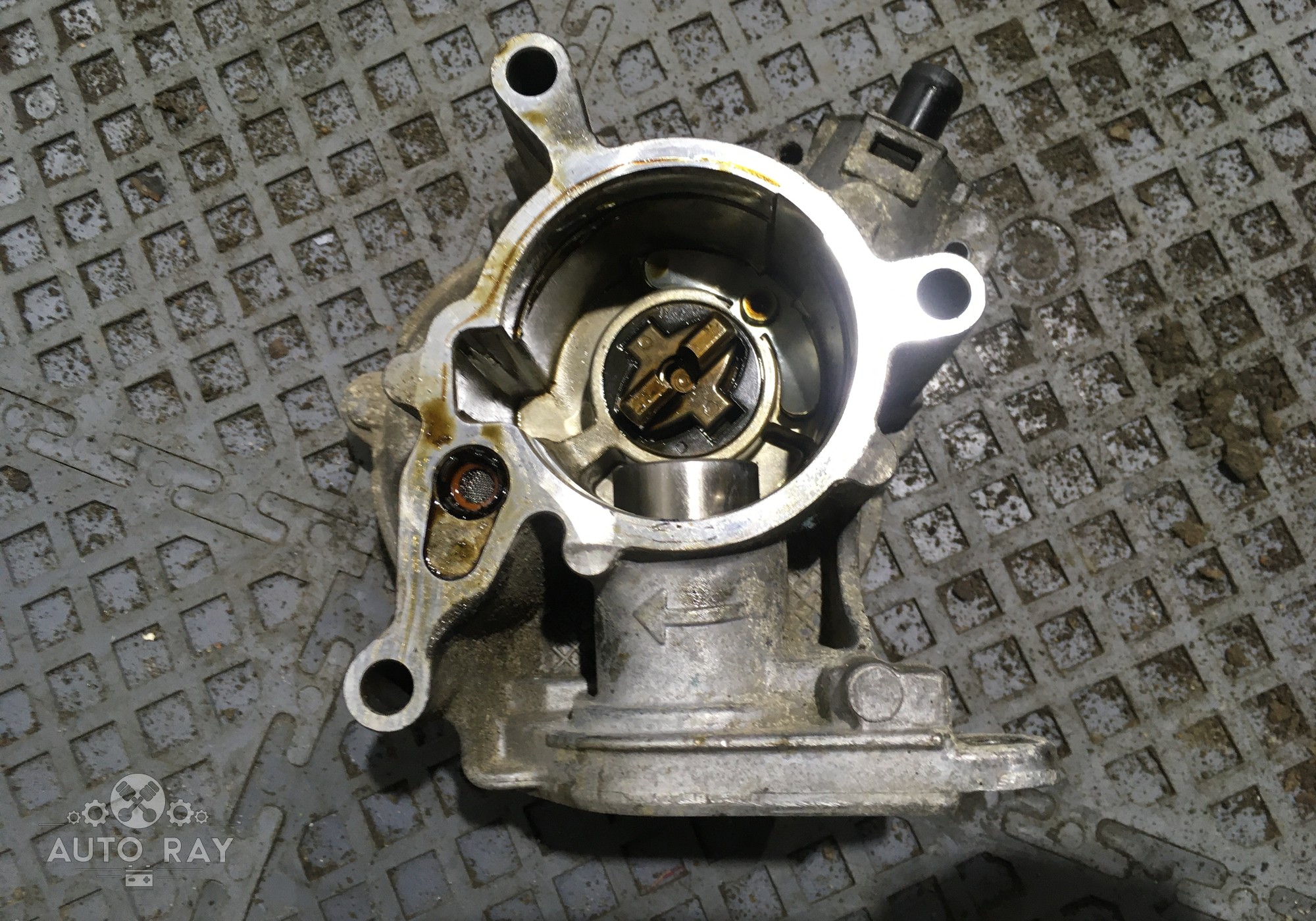 06J145100G Насос вакуумный для Audi TT