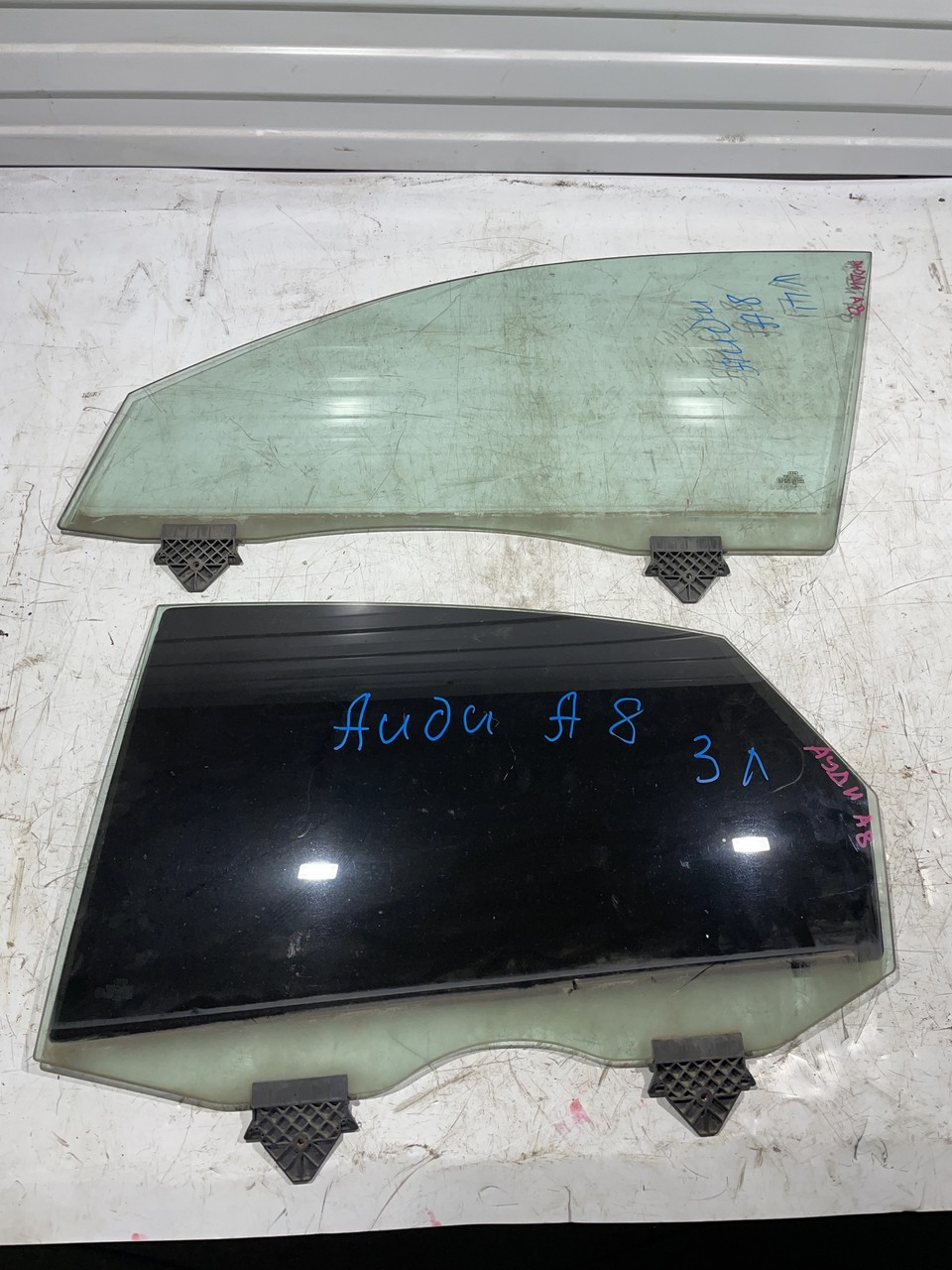 Стекло двери Audi A8 D3