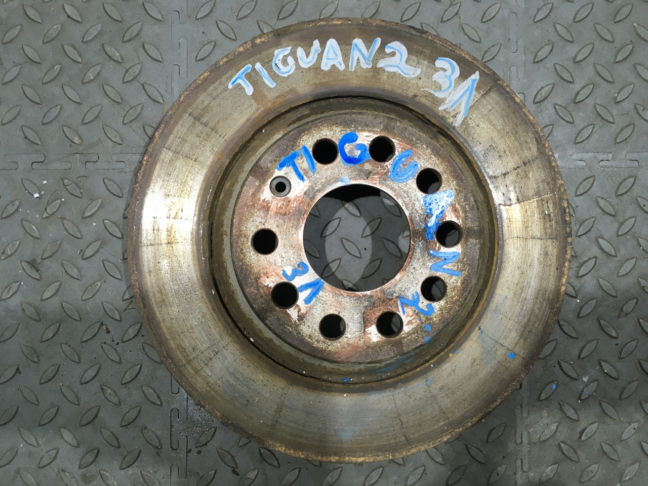 Диск тормозной задний Volkswagen Tiguan II