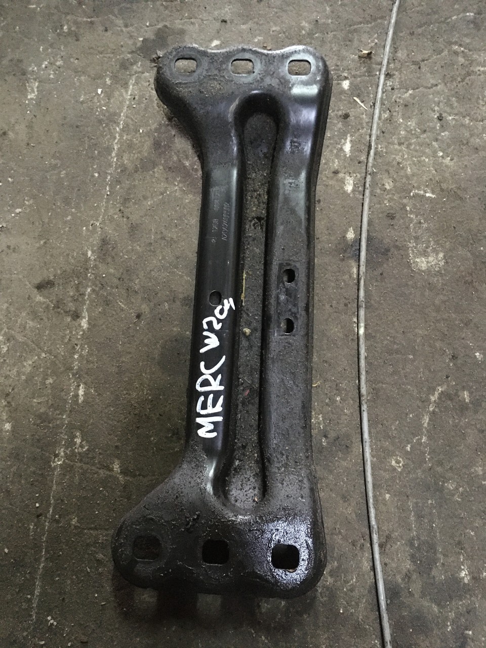 Балка агрегатная АКПП Mercedes-Benz C-class W204