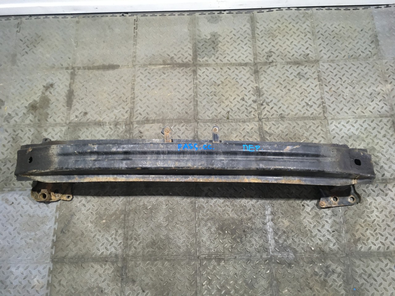 Усилитель переднего бампера Volkswagen Passat CC