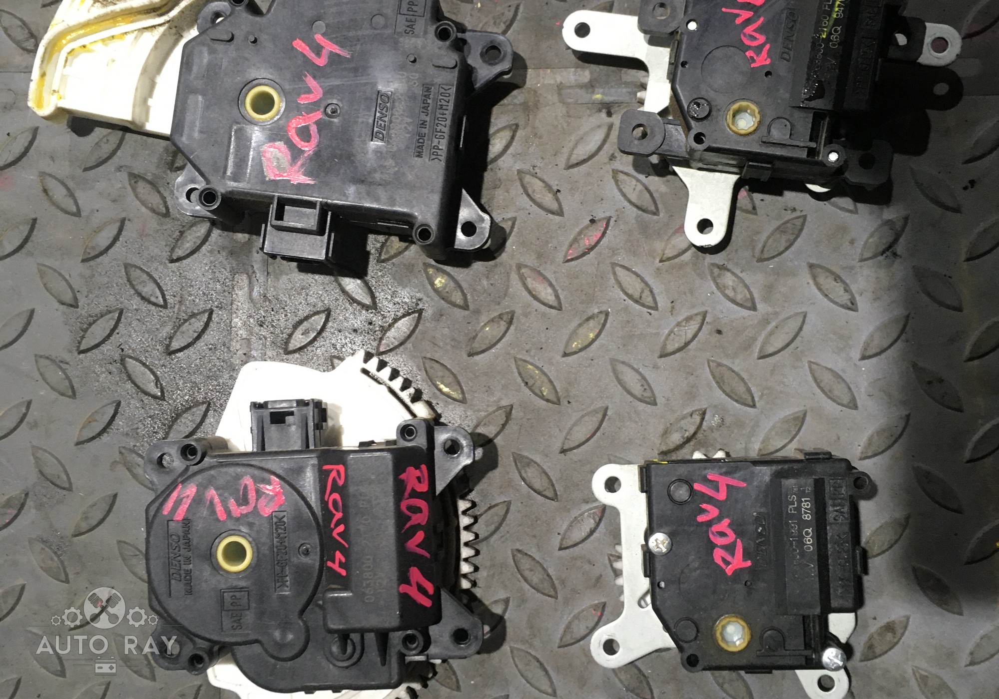 8710642090 Моторчик привода заслонок отопителя для Toyota RAV4 CA40 (с 2012 по 2019)