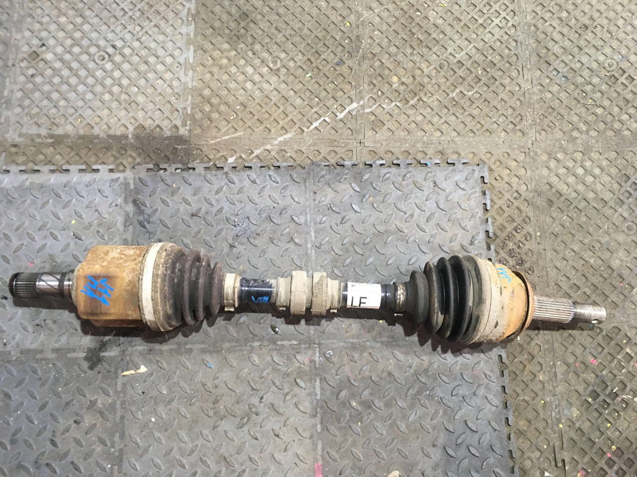 Полуось (привод) передний левый в сборе Nissan Qashqai J11