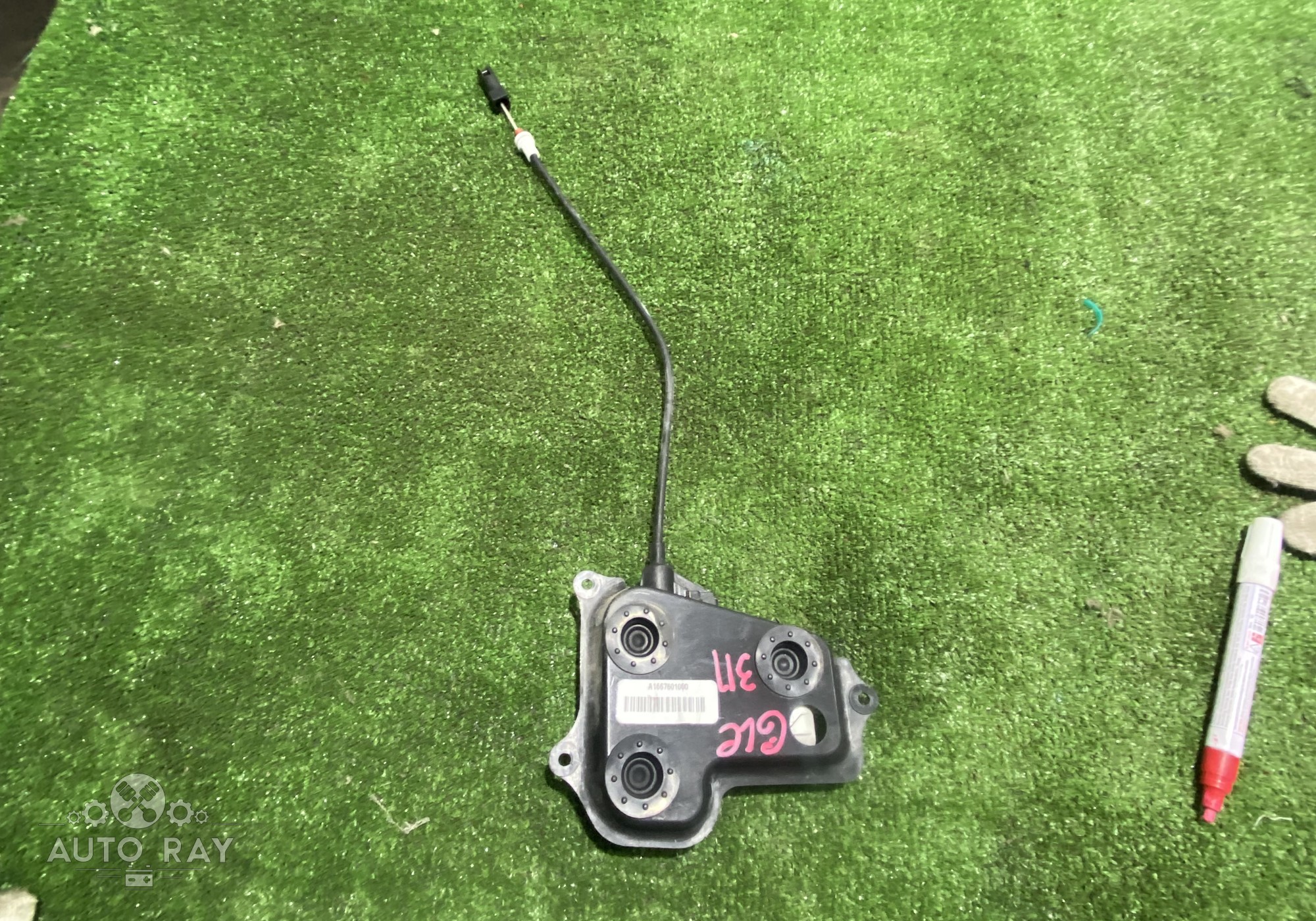 A1667601000 Доводчик двери задний правый для Mercedes-Benz GLE W166 (с 2015 по 2018)