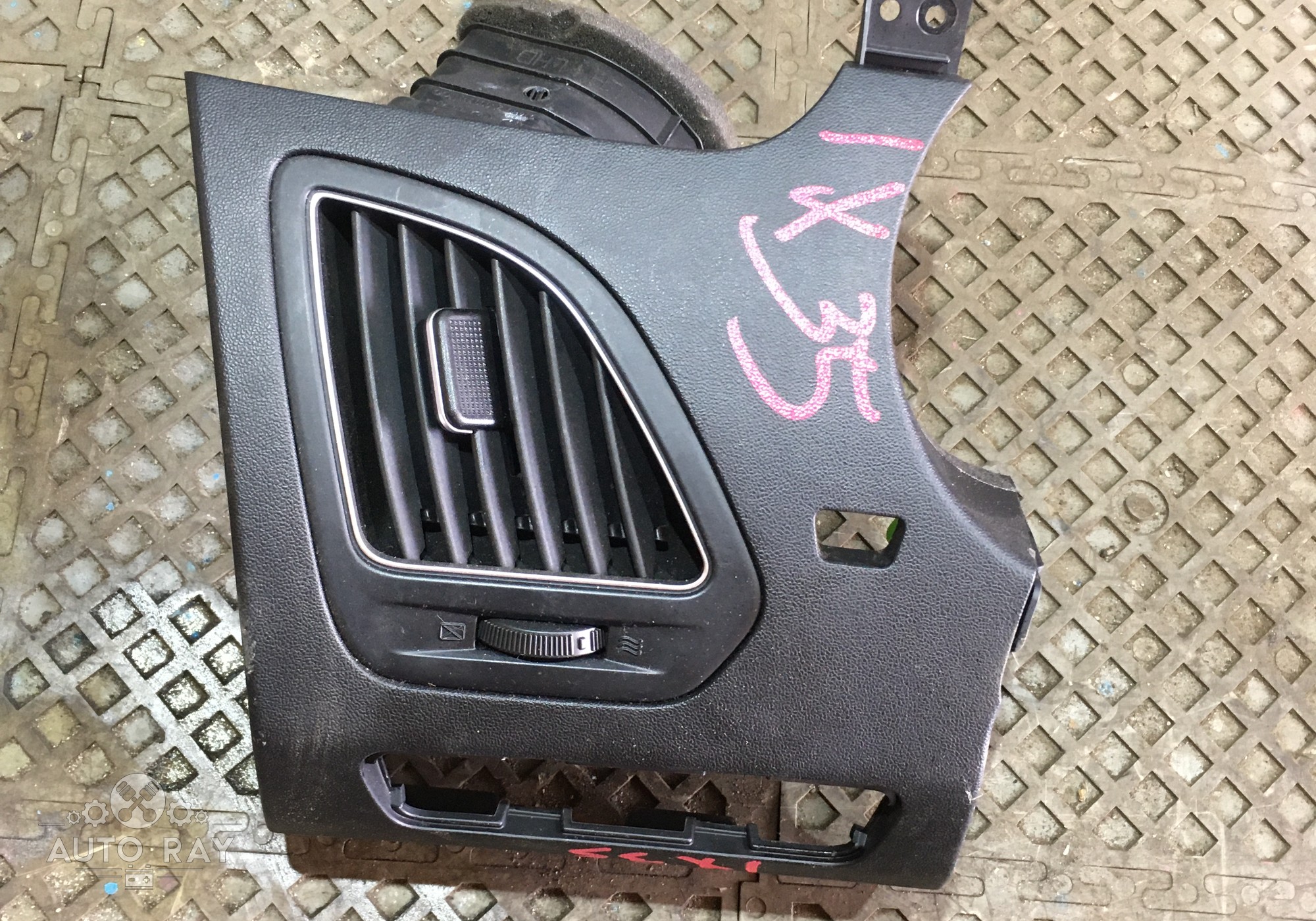 974902S9009P Дефлектор воздушный правый \ левый для Hyundai ix35 (с 2010 по 2015)