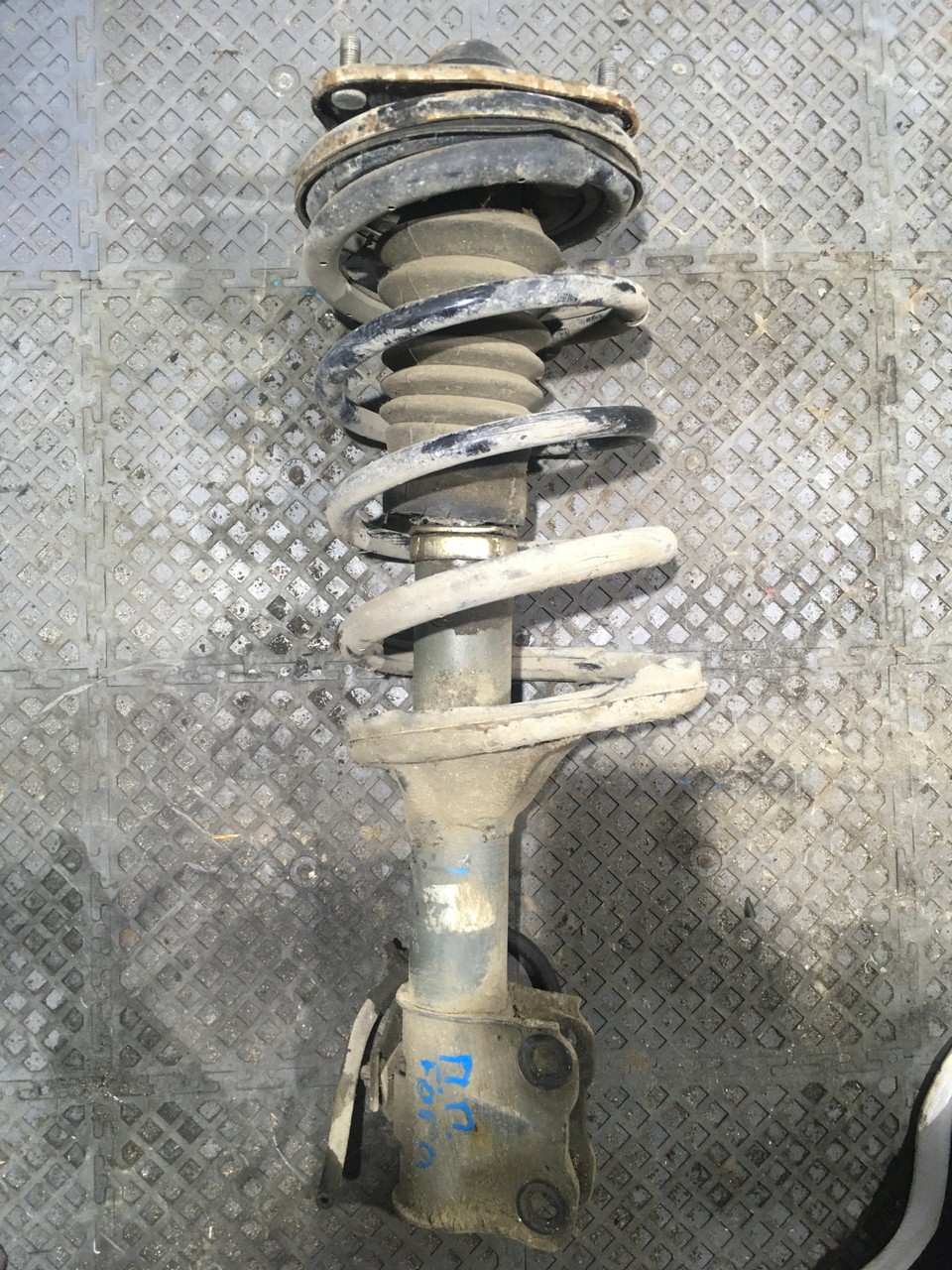 Амортизатор передний правый Chery Fora / A5