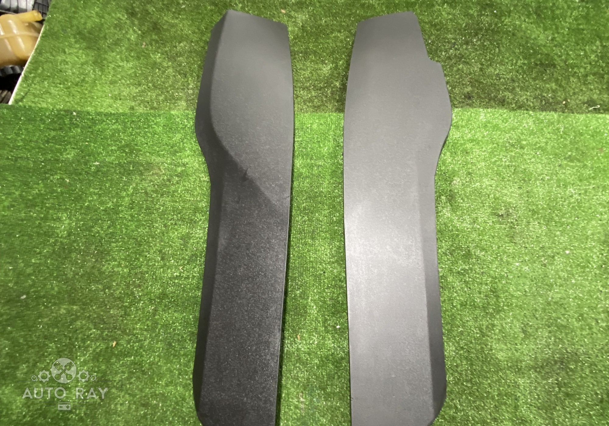 26238479 Накладка декоративная в подлокотник правая / левая для Chevrolet Monza II (с 2019)