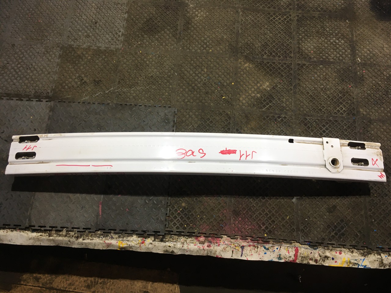 Усилитель заднего бампера Nissan Qashqai J11