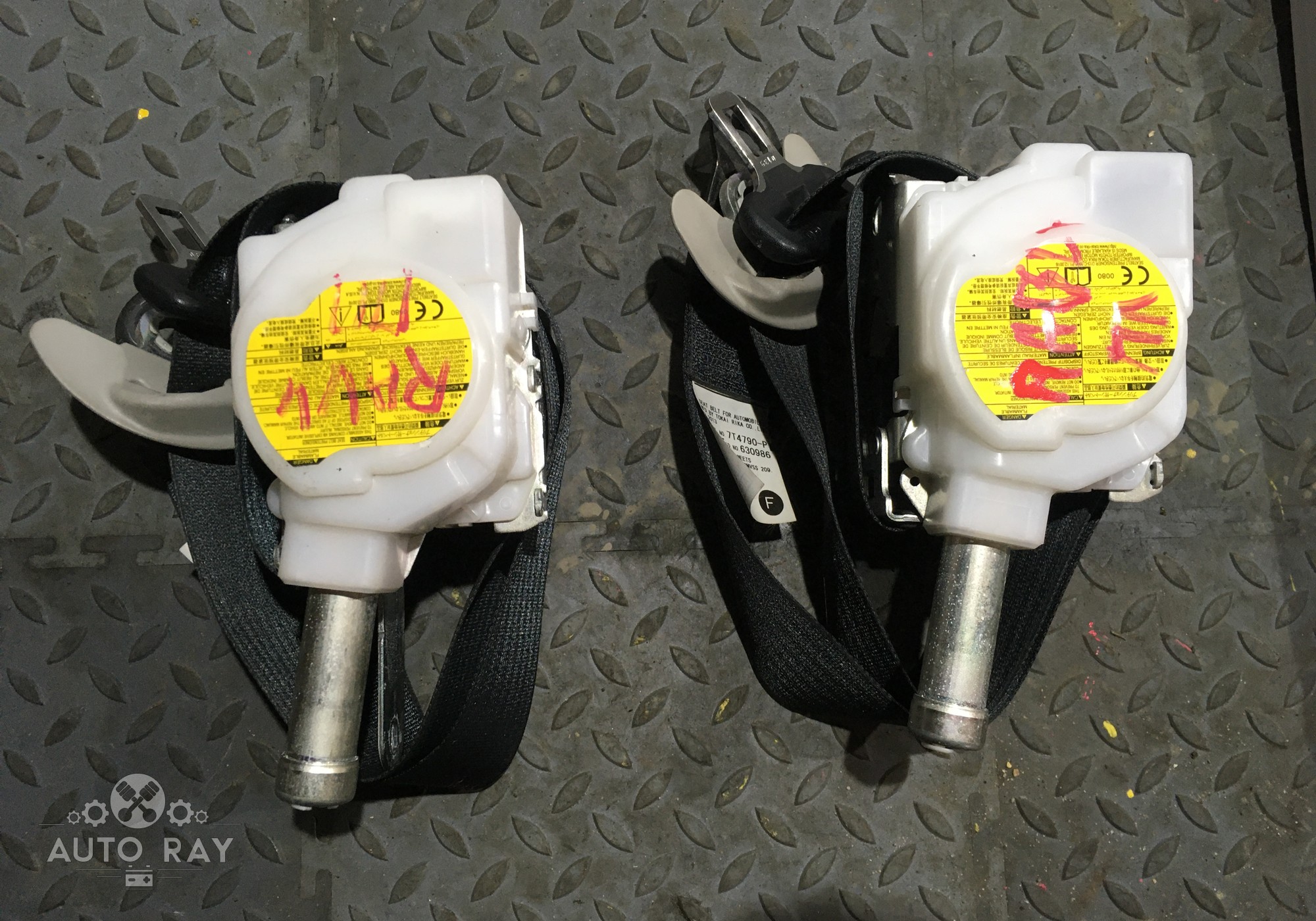 7322042320C0 Ремень безопасности передний правый / левый для Toyota RAV4 CA40 (с 2012 по 2019)