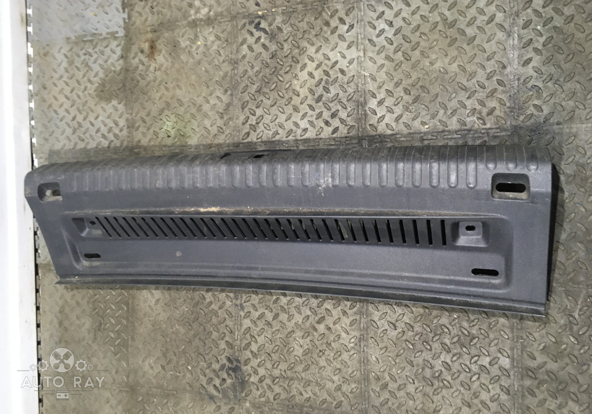 5N0863459 Обшивка багажника на заднюю панель для Volkswagen Tiguan I (с 2007 по 2017)