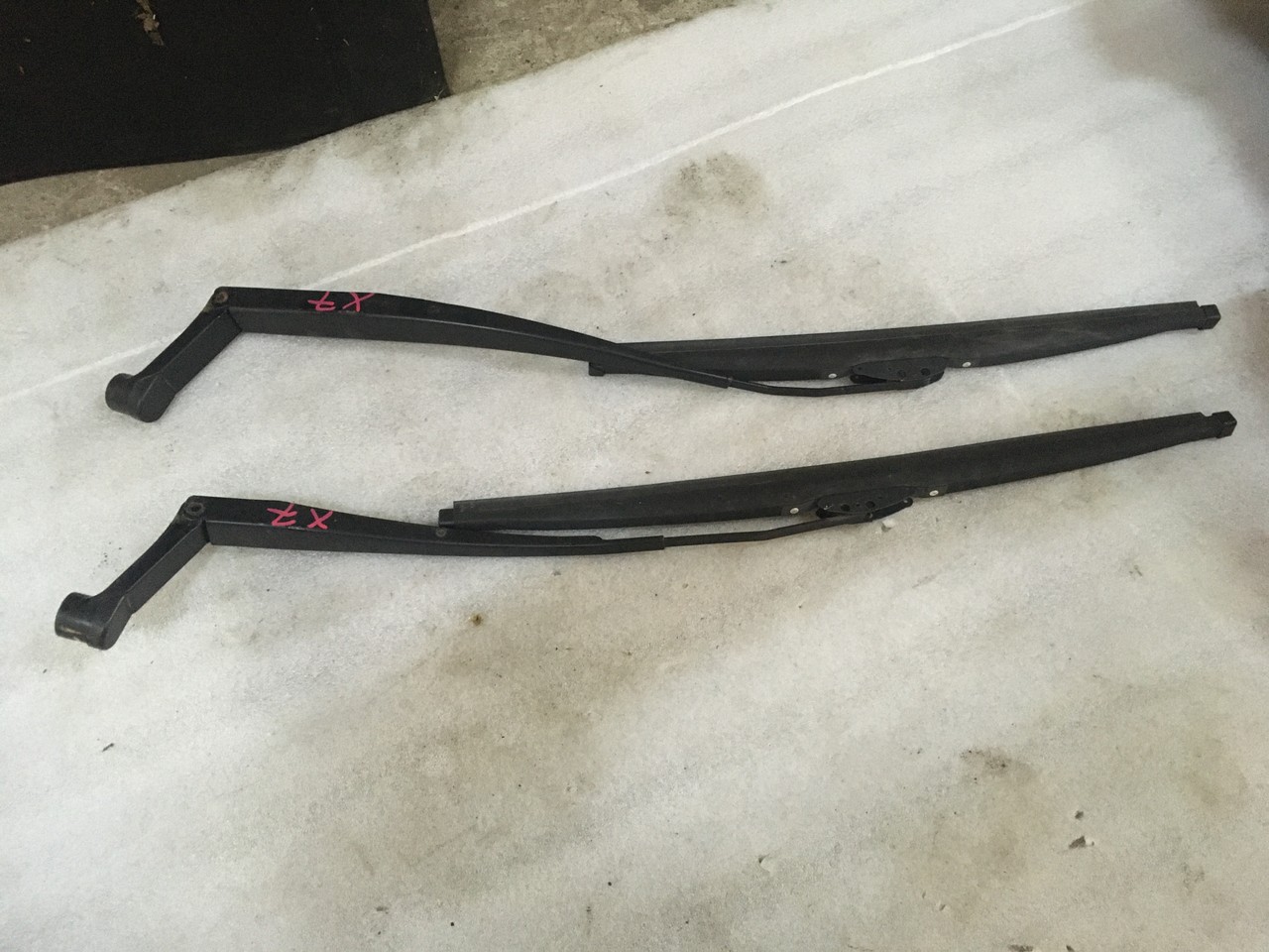 Поводки стеклоочистителя Geely Emgrand X7