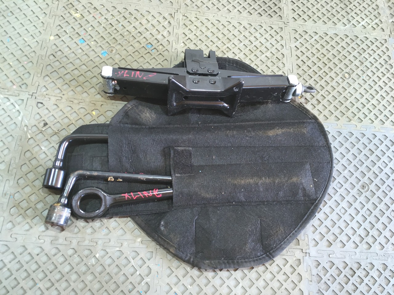 Домкрат / К-кт домкрата Kia Rio X-Line