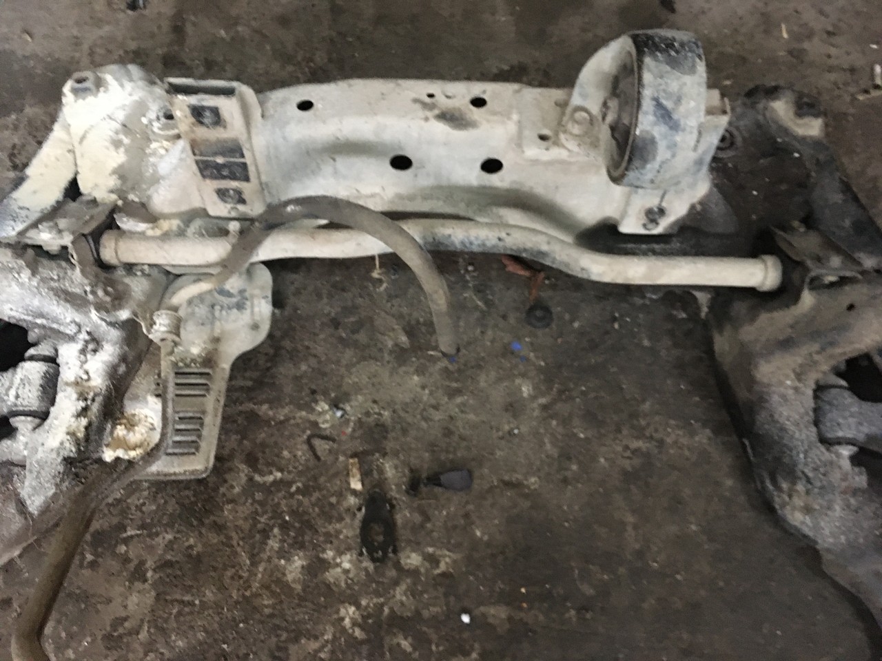 Стабилизатор передний Hyundai Sonata IV EF