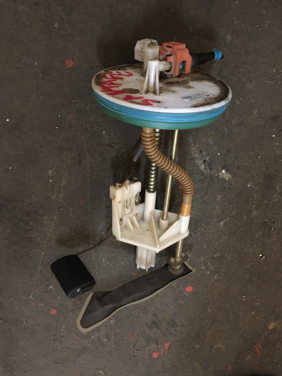 Датчик уровня топлива Hyundai Santa Fe II