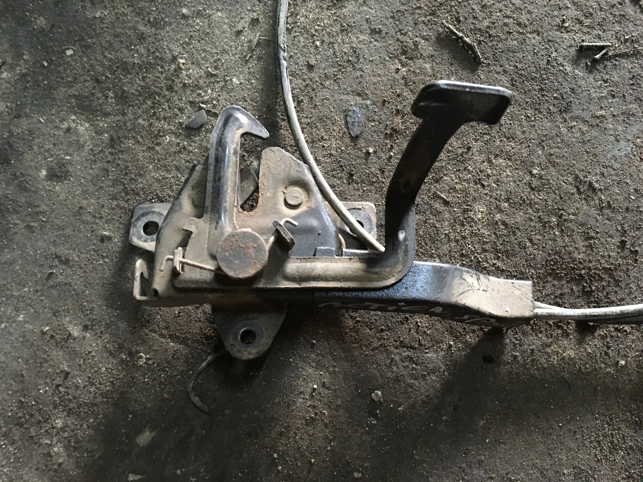 Замок капота SsangYong Actyon Sports I