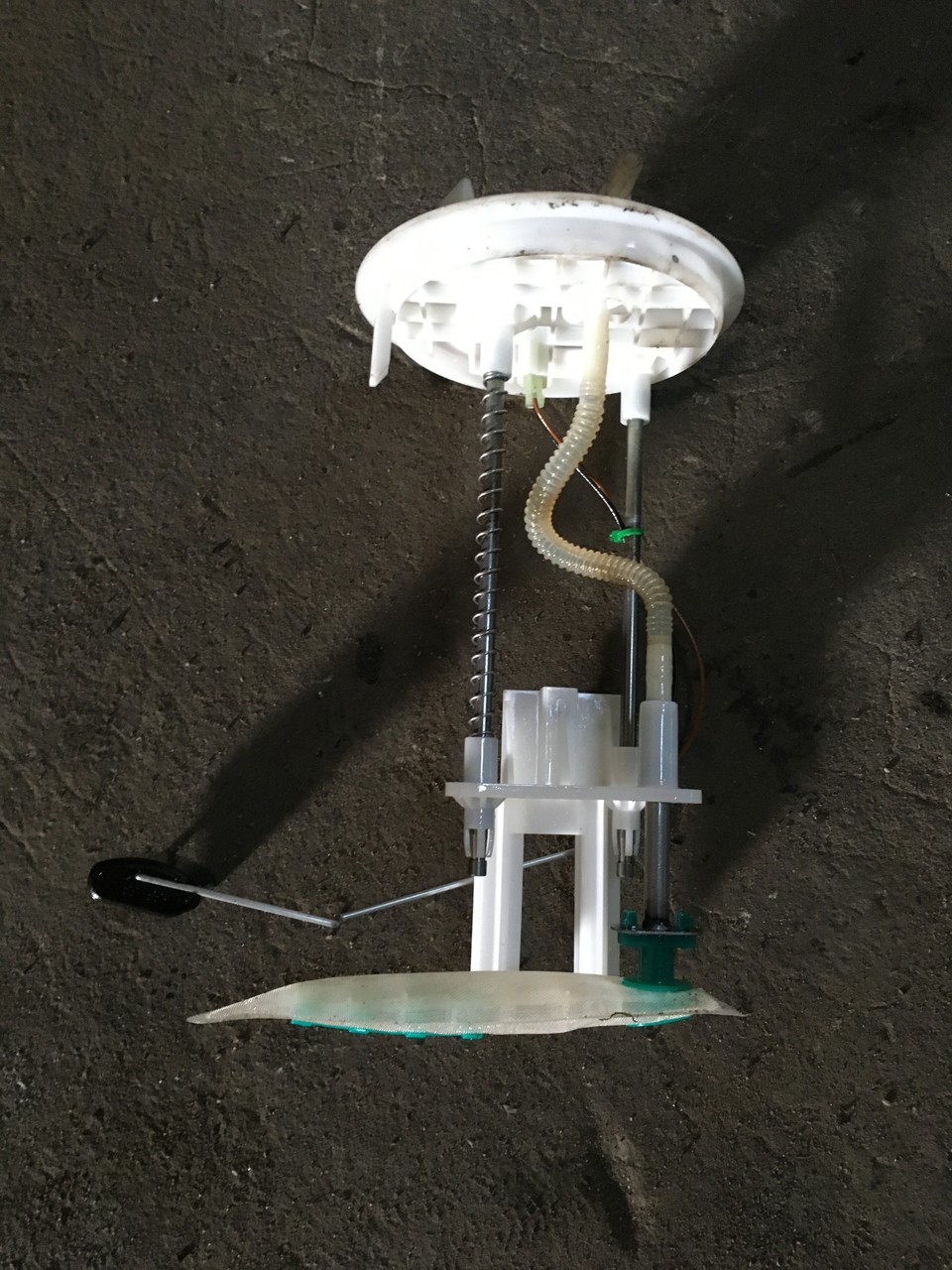 Датчик уровня топлива Hyundai Santa Fe II