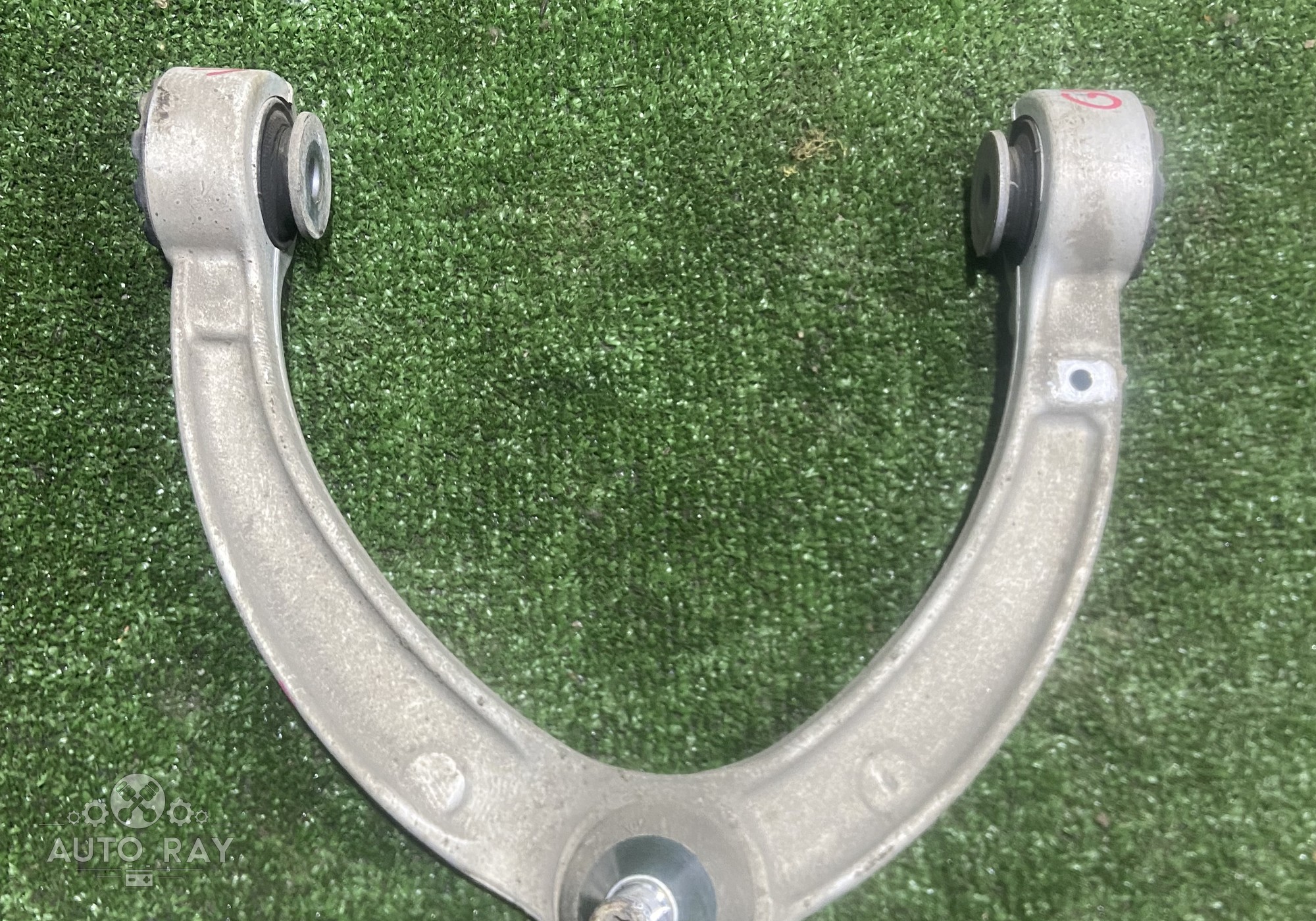 A16613 Рычаг левый верхний для Mercedes-Benz GLE W166 (с 2015 по 2018)