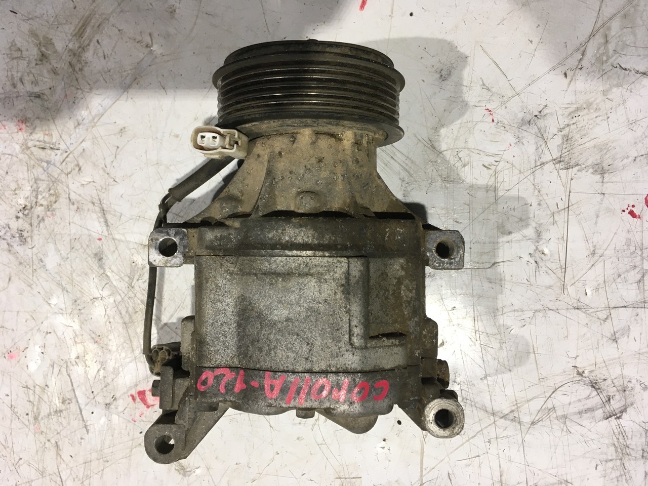 Компрессор кондиционера Toyota Corolla E120/E130