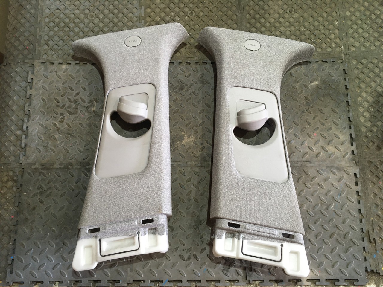 Обшивка стойки средняя верхняя правая / левая Hyundai Santa Fe IV