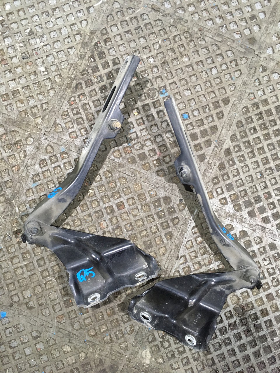 Петли капота Audi Q5 8R