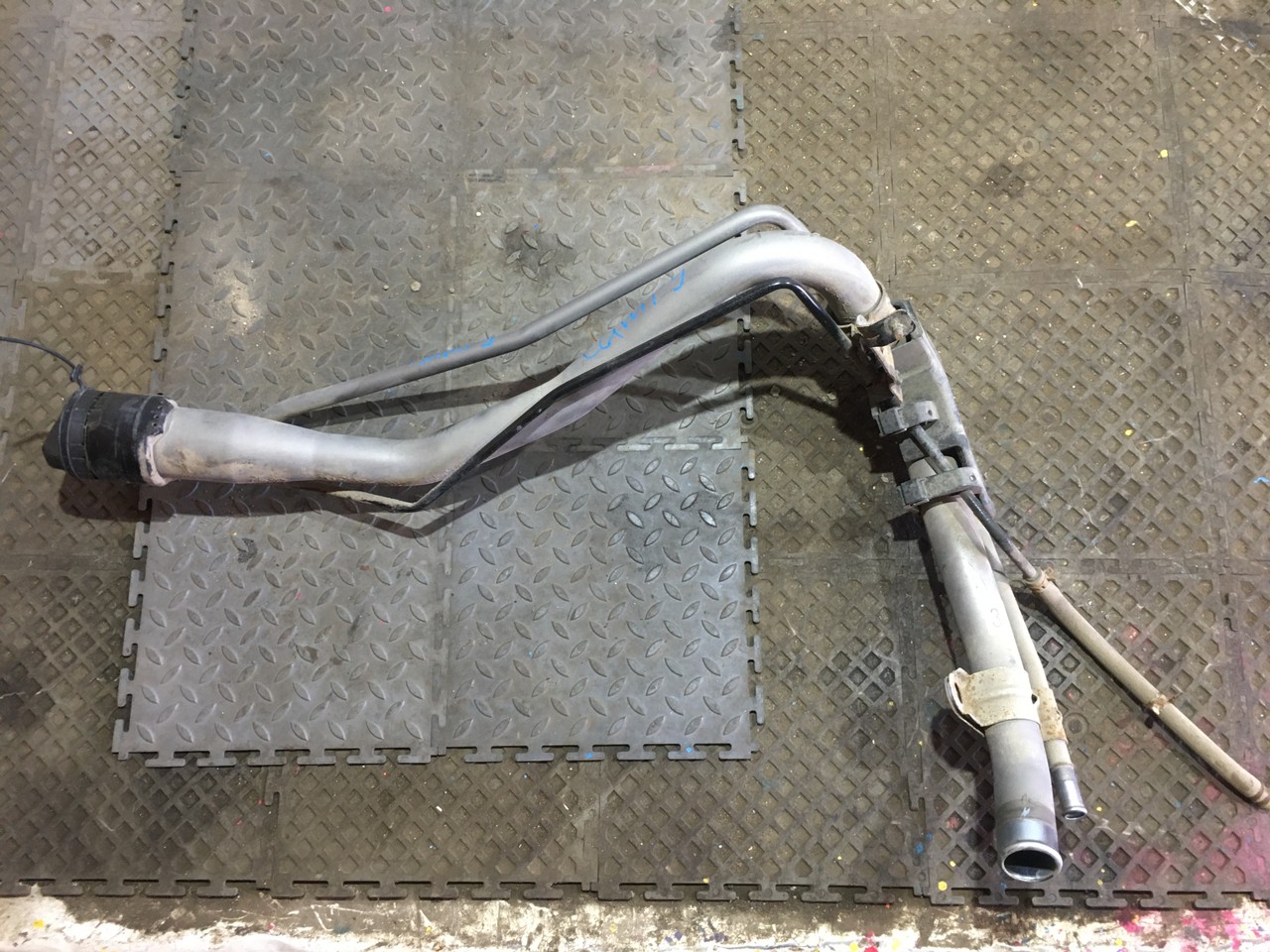 Горловина топливного бака Toyota Camry XV50