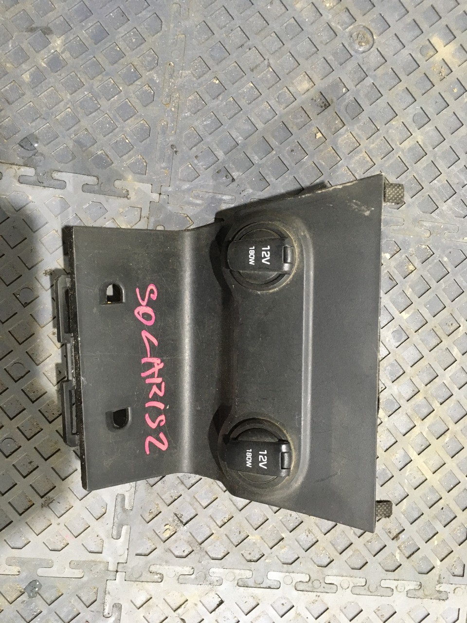 Разъем / Розетка / прикуриватель Hyundai Solaris II