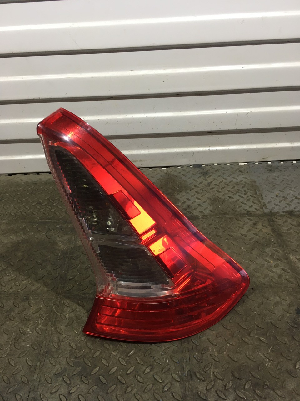 Фонарь задний правый Citroen C4 I