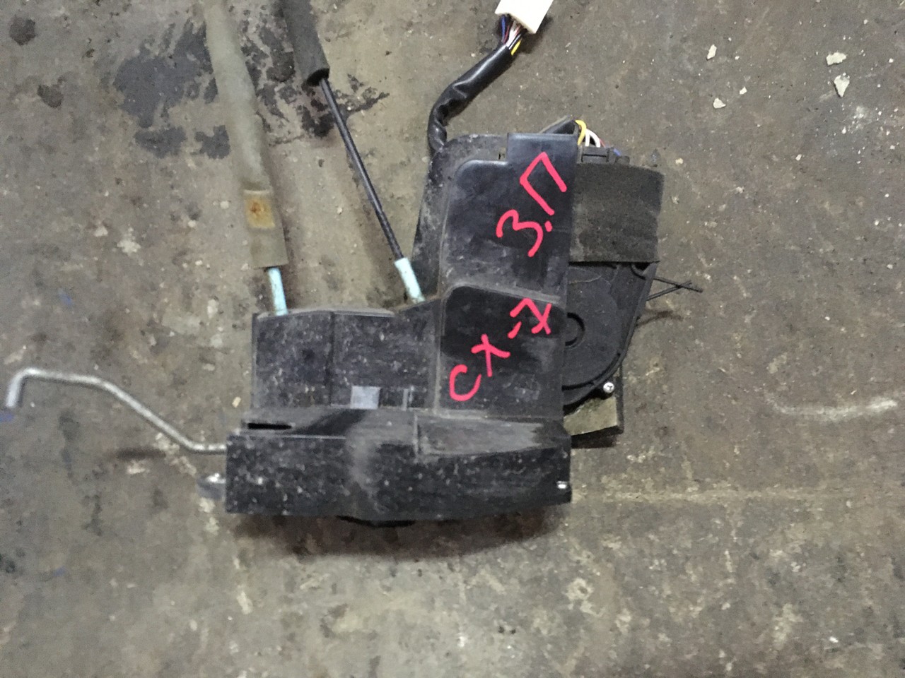 Замок двери задний правый Mazda CX-7