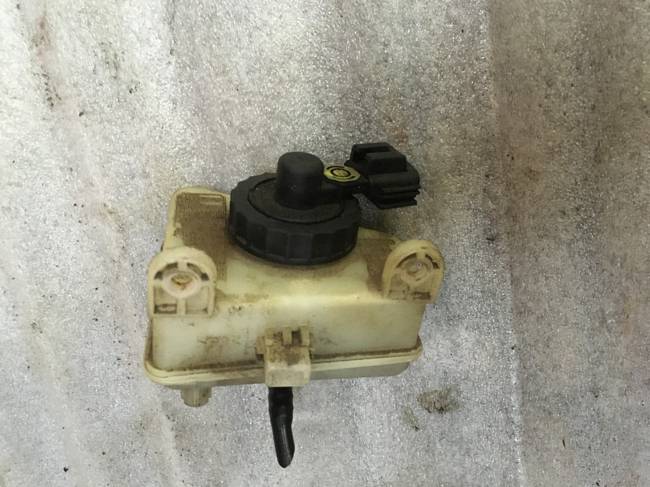 Бачок главного тормозного цилиндра Ford Focus USA I