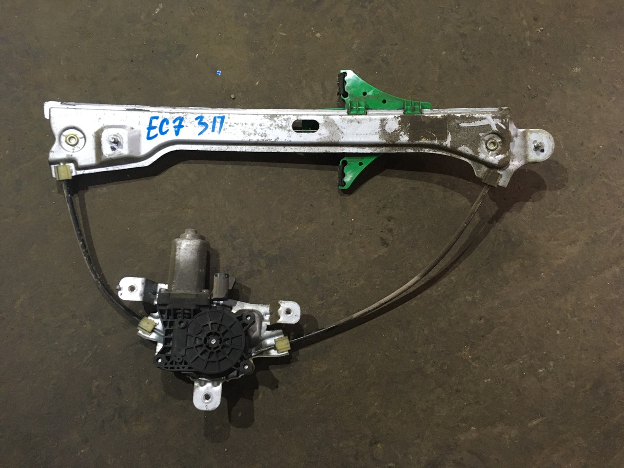 Стеклоподъемник электрический задний правый Geely Emgrand EC7