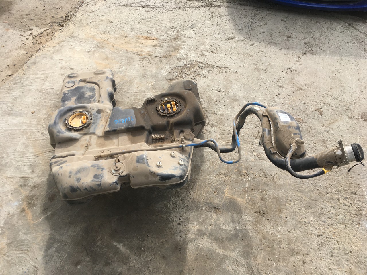 Бак топливный в сборе с насосами Volkswagen Touareg II