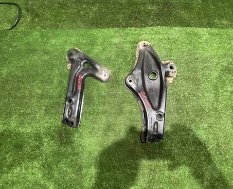 A1643310940 Кронштейн передней балки правый / левый для Mercedes-Benz GLE W166 (с 2015 по 2018)