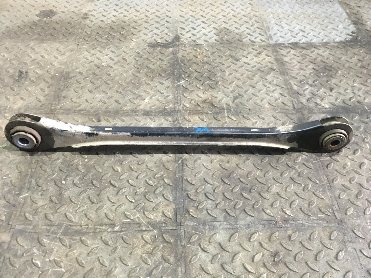 Тяга задняя поперечная Volkswagen Touareg II