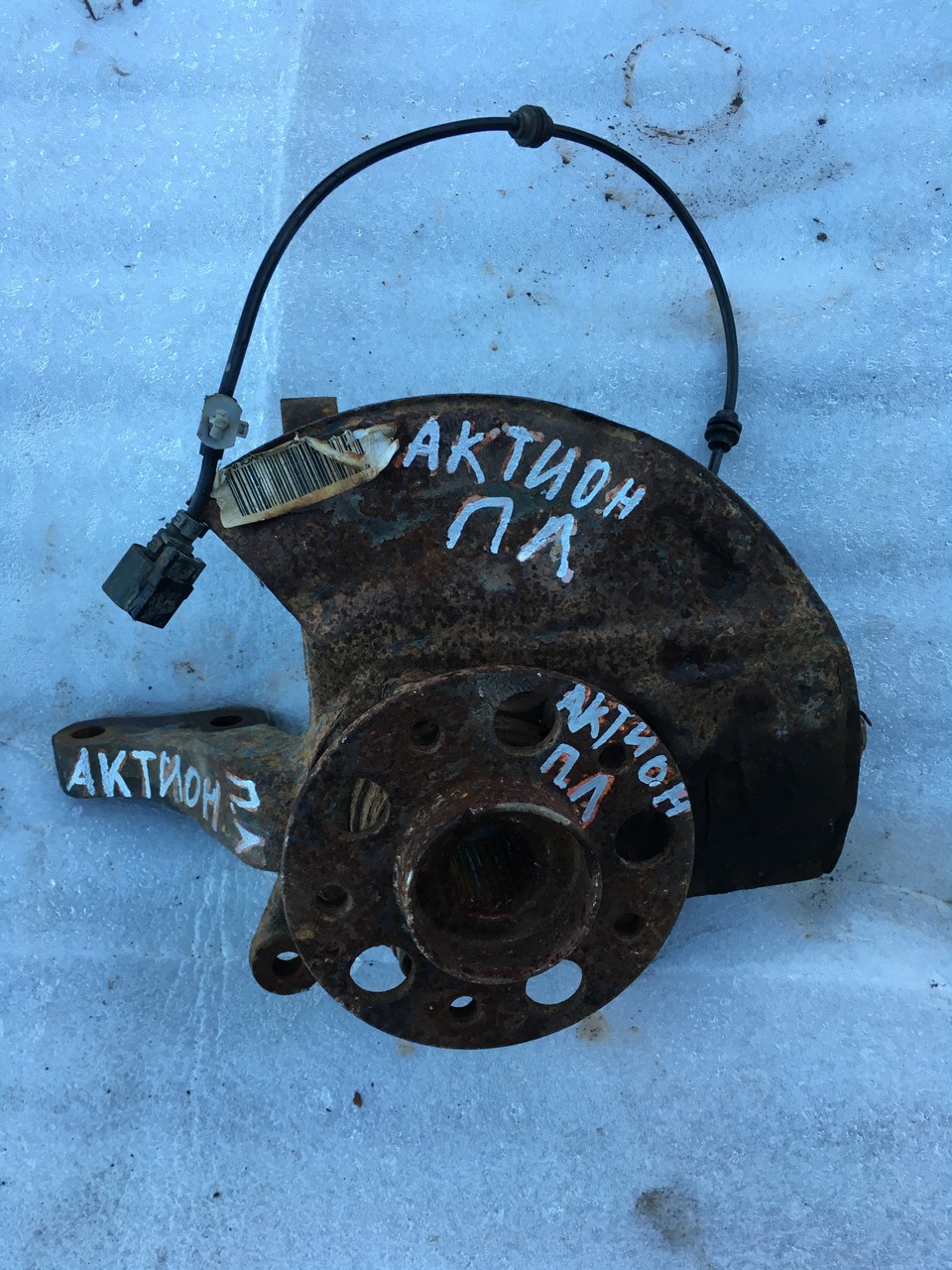 Кулак поворотный передний левый SsangYong Actyon II