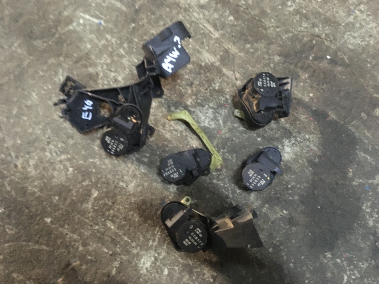 Моторчик привода заслонок отопителя BMW 3 E46