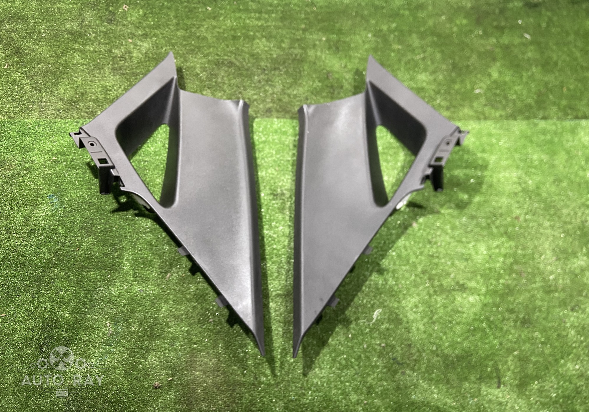 26236296 Обшивка стойки задняя правая / левая для Chevrolet Monza II (с 2019)