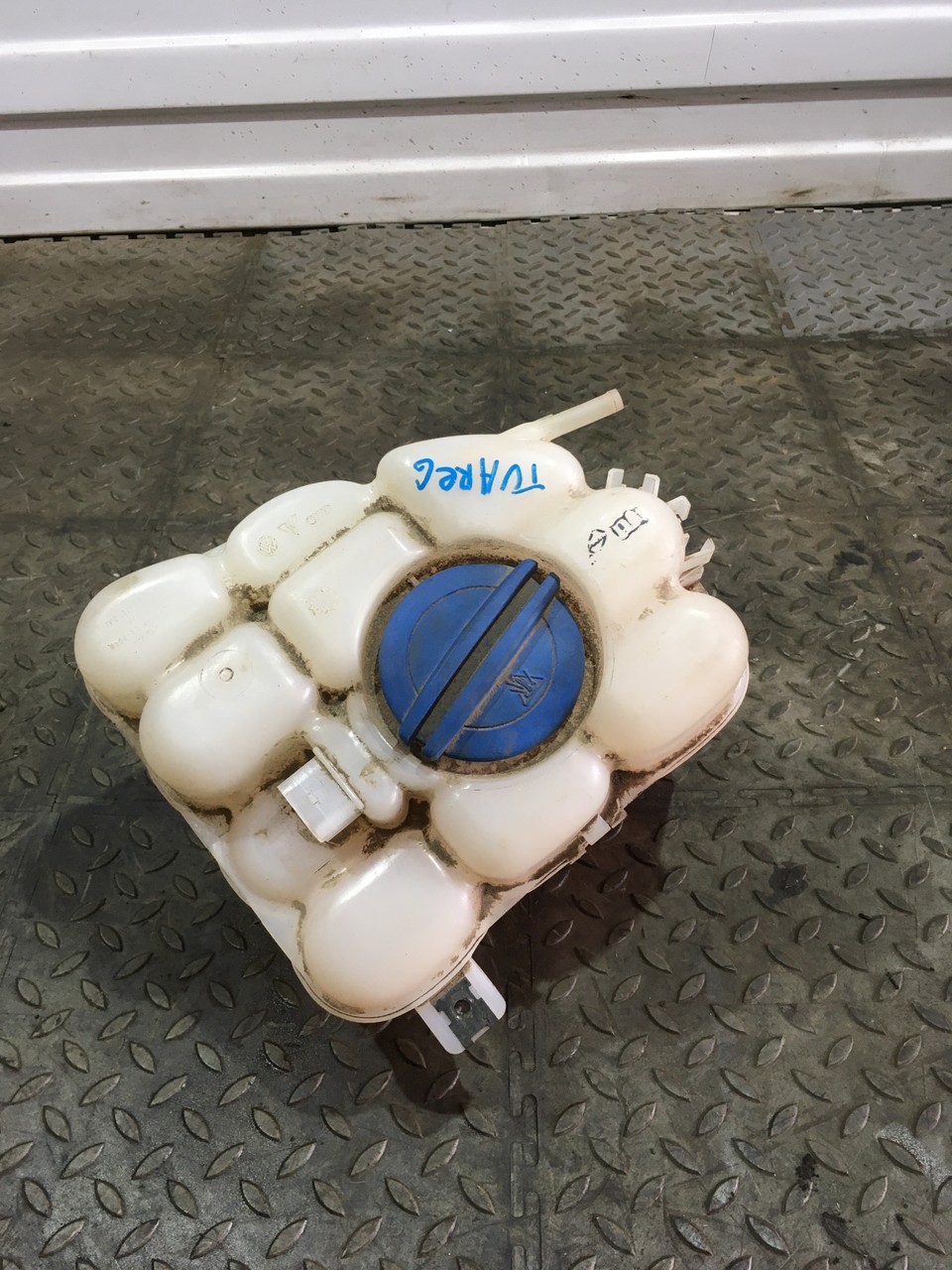 Бачок расширительный Volkswagen Touareg II