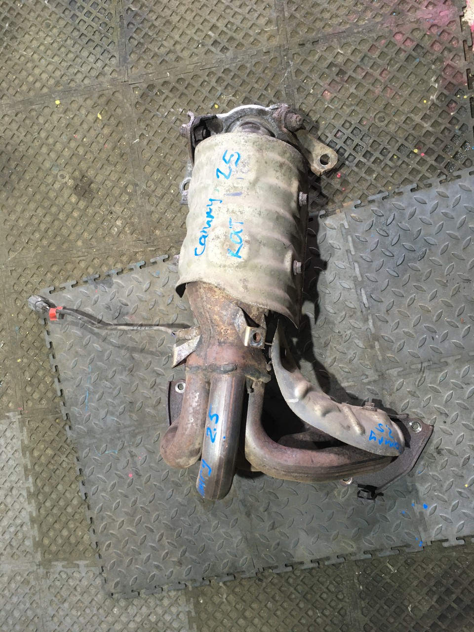 Катализатор + коллектор выпускной Toyota Camry XV50