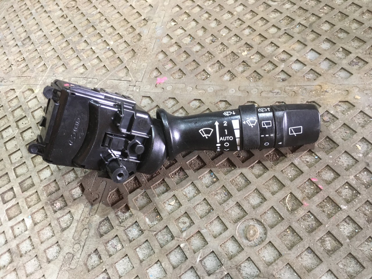 Переключатель подрулевой стеклоочистителей / дворников Kia Venga