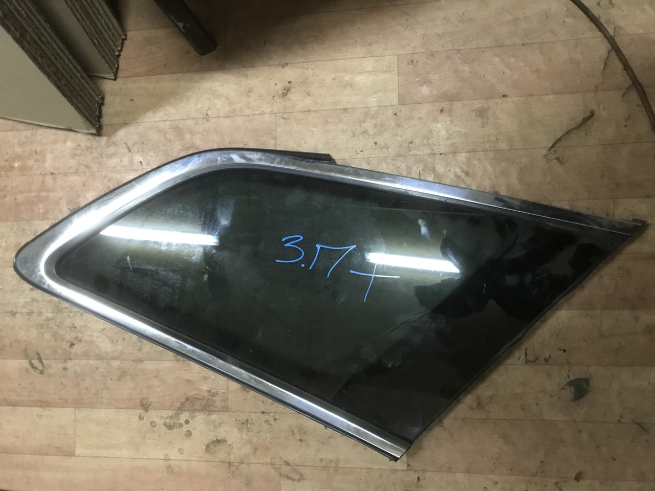 Стекло кузовное заднее правое Mazda CX-7