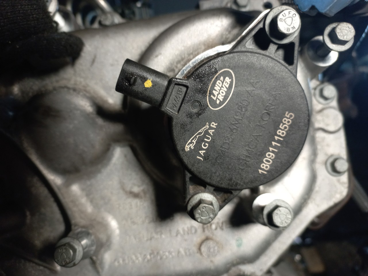 Клапан электромагнитный ГРМ Land Rover Range Rover Evoque