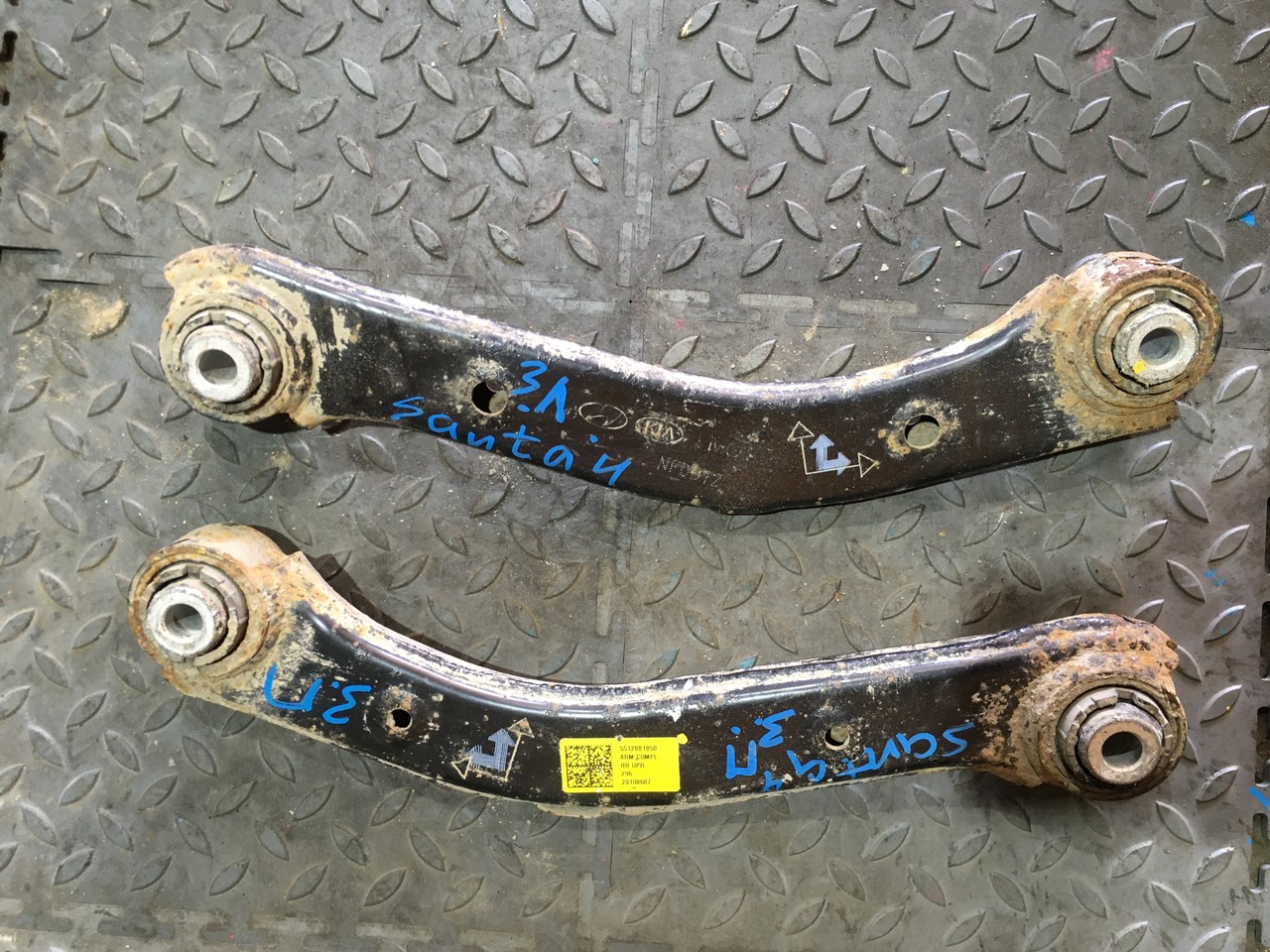 Рычаг задний поперечный правый / левый Hyundai Santa Fe IV
