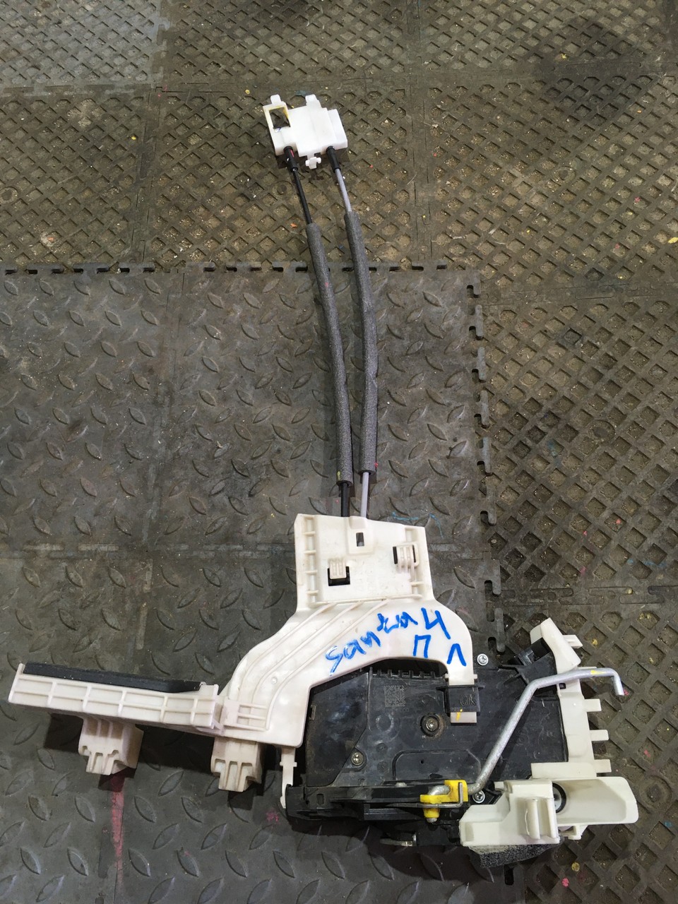 Замок передний левый Hyundai Santa Fe IV