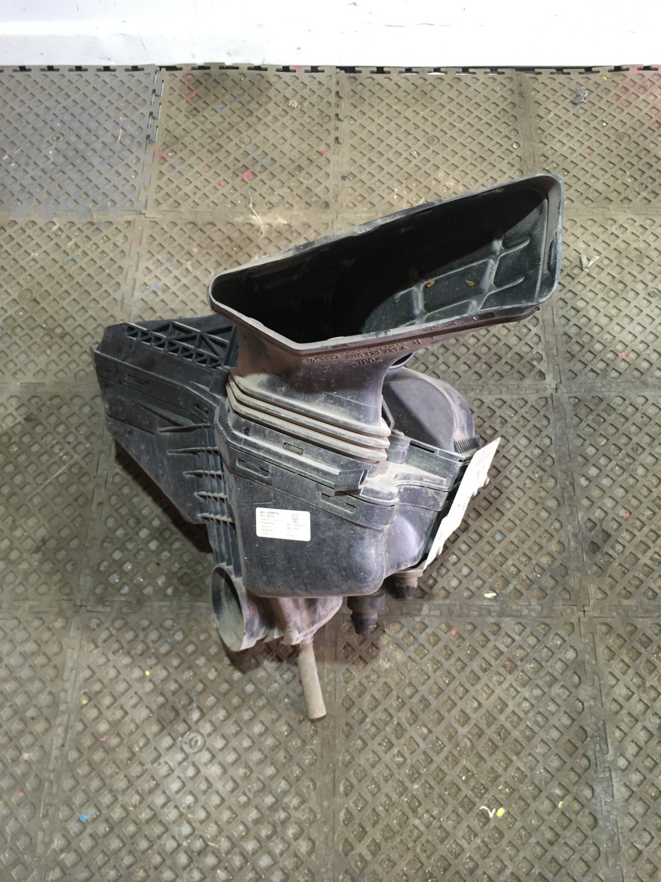 Воздушный фильтр / Корпус Audi A4 B8