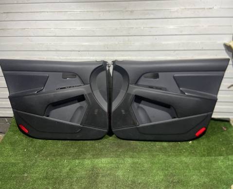 823073U020 Обшивка двери передняя правая / левая для Kia Sportage III (с 2010 по 2016)