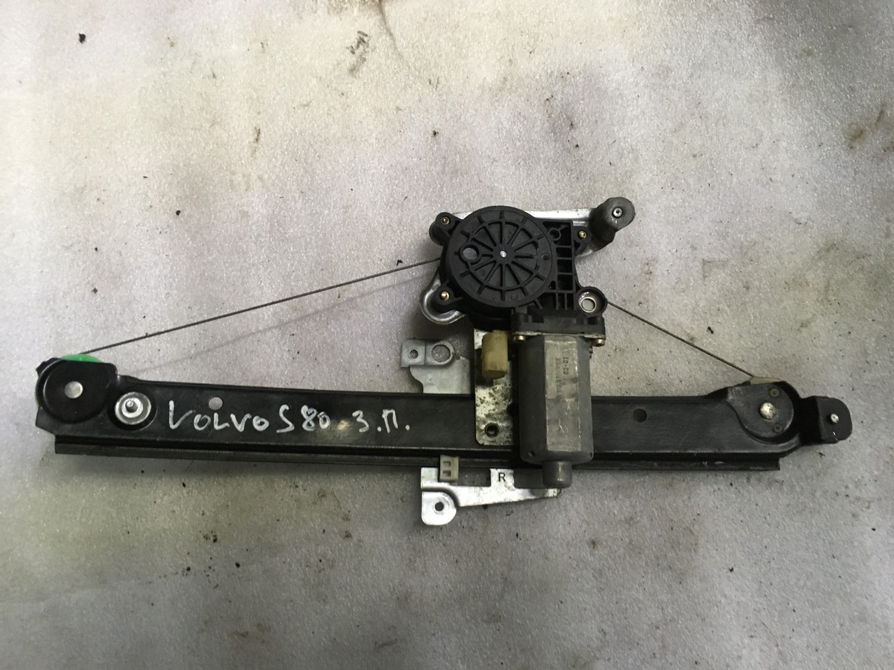 Стеклоподъемник электрический задний правый Volvo XC70 I